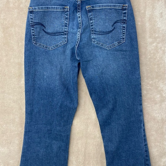 Women's Levi’s Maternity Blue Jeans - Picture 3 of 3